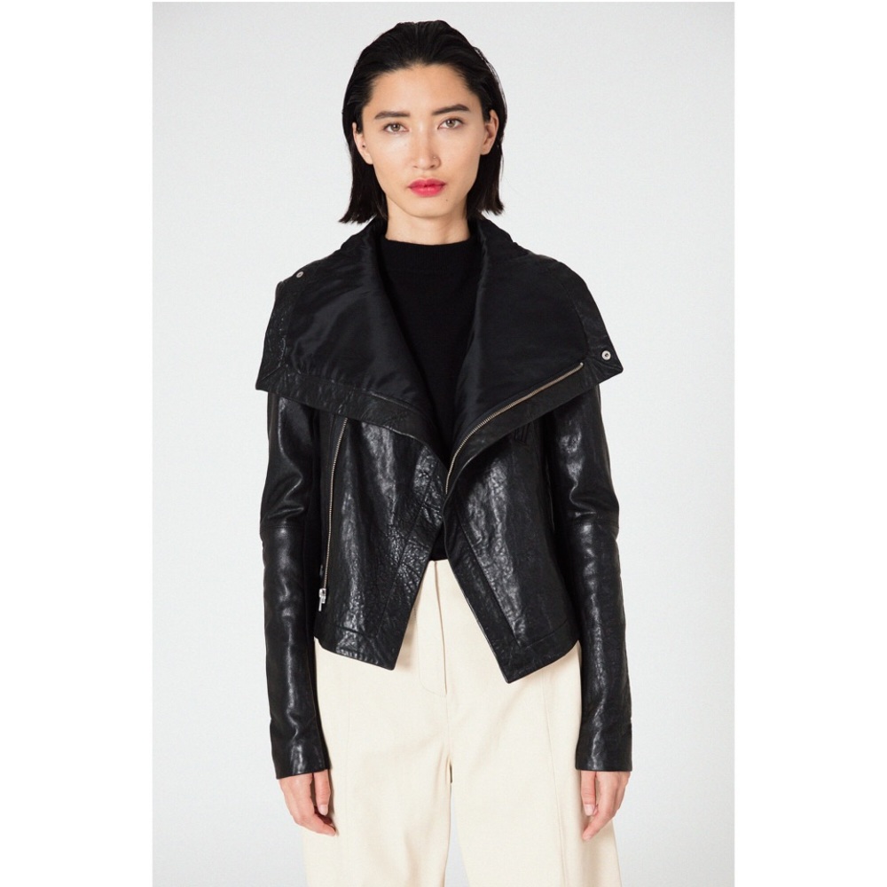 Stunning 🔥 Veda Max Classic Leather Jacket